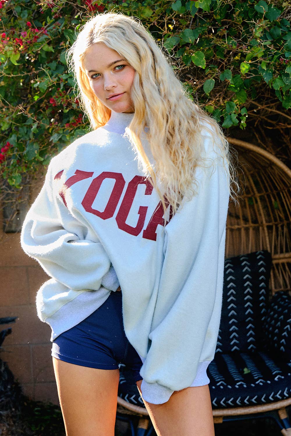 IT2594 'PILATES & YOGA' Print Reversible Mockneck Sweatshirt: Ash grey/Brown / S/M-L/XL (3-3)