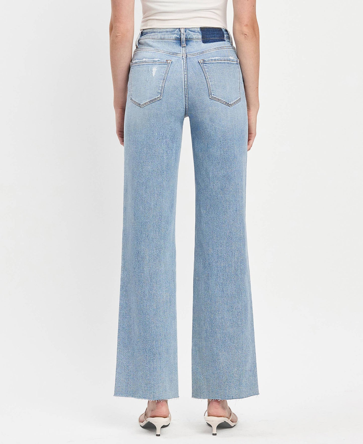 HIGH RISE CLEAN CUT RAW HEM WIDE LEG JEANS T6597: REFULGENT / 26