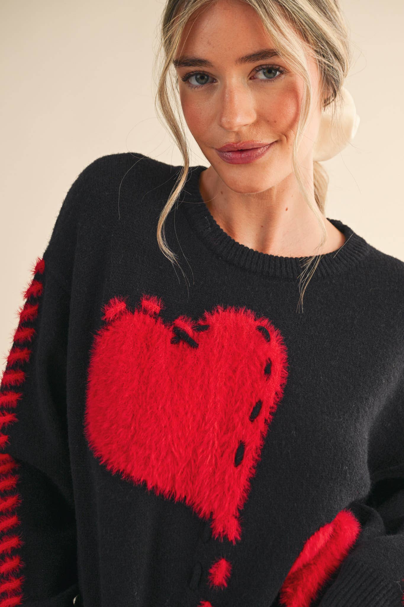 FUZZY HEART KNIT SWEATER WITH WHIP STITCH MSW10990: Red / M