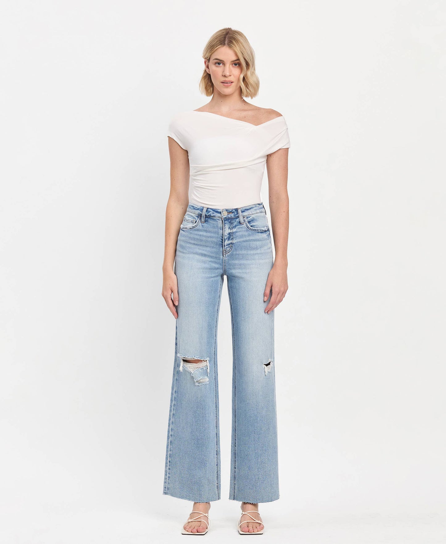HIGH RISE CLEAN CUT RAW HEM WIDE LEG JEANS T6597: REFULGENT / 31