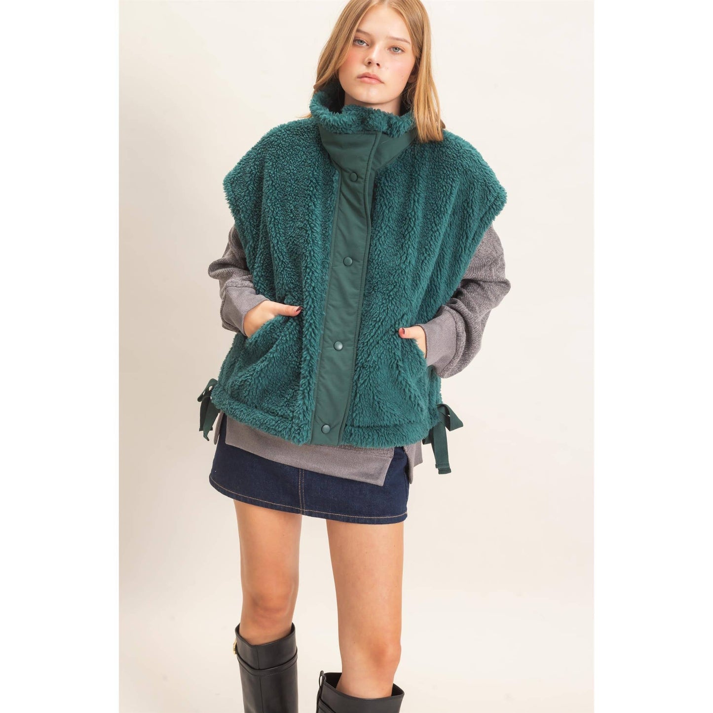 Sherpa Vest With Snap Closure: OLIVE / S-M-L(2-2-2)