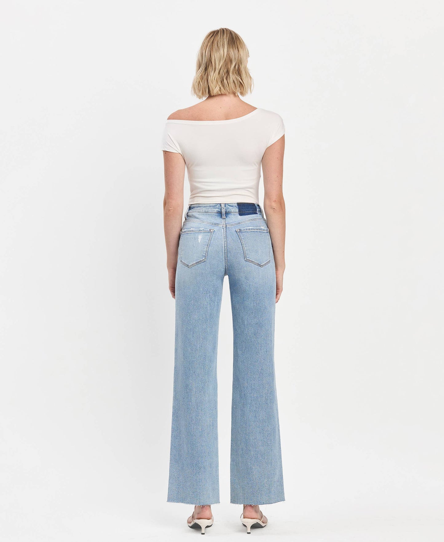 HIGH RISE CLEAN CUT RAW HEM WIDE LEG JEANS T6597: REFULGENT / 28
