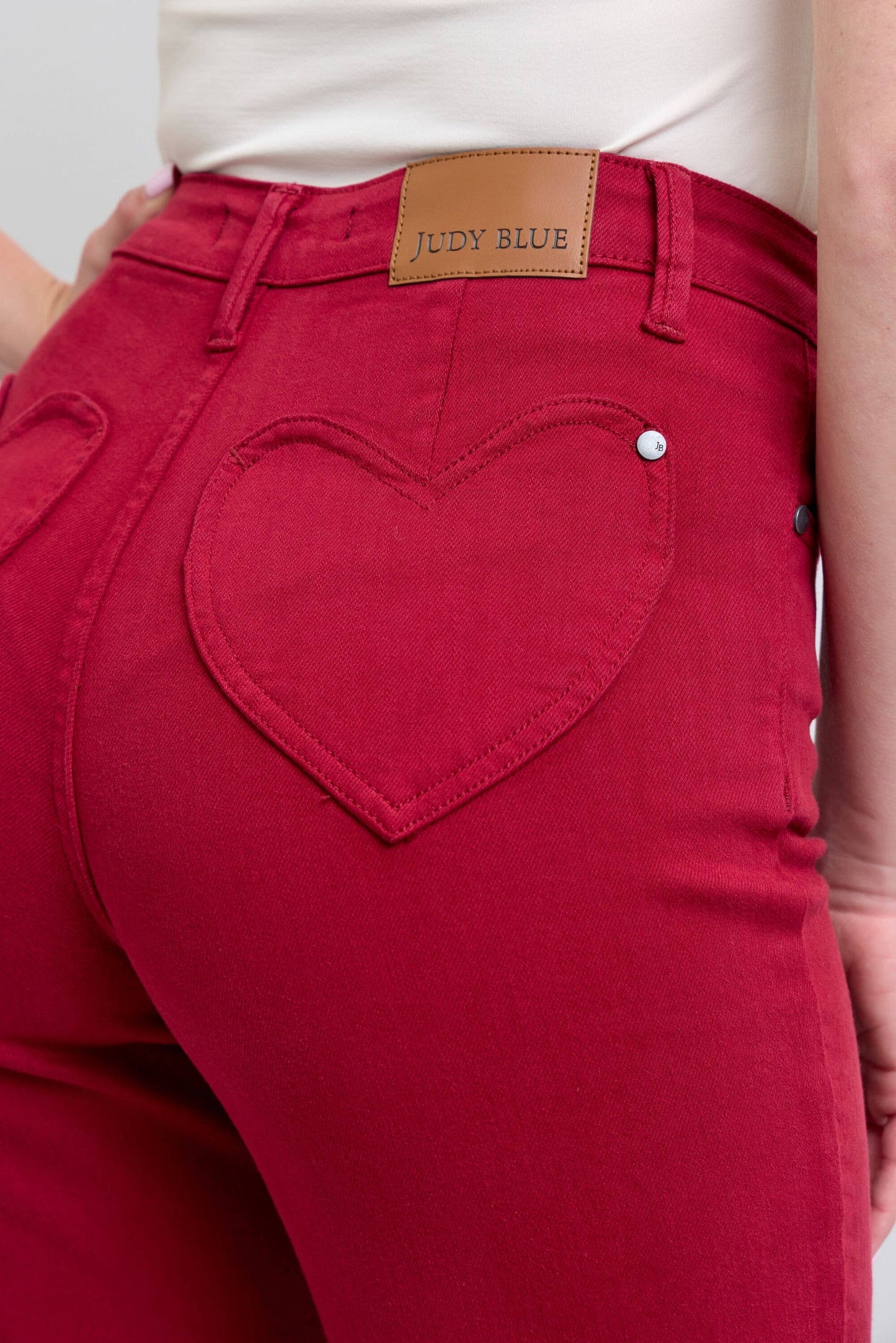 Heart Shaped Back Pockets High Waisted 90's Straight: Scarlet / 11(30)